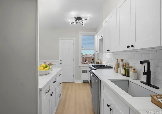 4th image of 3304 Corsa Ave, New York, NY 10469 | MLS# 1017830