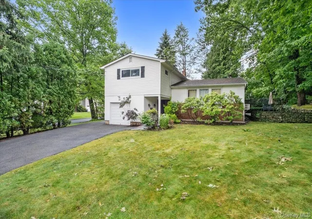 Homes for sale in Greenburgh, NY | 21 Tanglewood Rd, Greenburgh, NY 10583 | MLS# 1017832