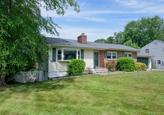 Photo 3 of Single family home for sale at 87 High View Dr, Patterson, NY 10512 | MLS# 1017833 | Listing updated on 2026-09-15