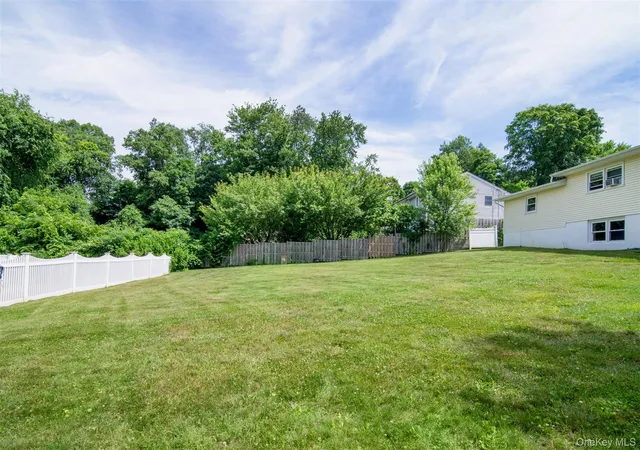 Photo 3 of Single family home for sale at 87 High View Dr, Patterson, NY 10512 | MLS# 1017833 | Listing updated on 2026-09-15