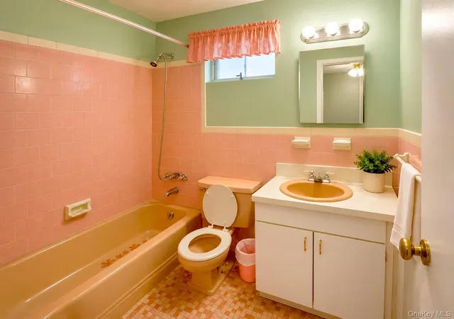 5th image of 2526 Dogwood Ave, Hempstead, NY 11554 | MLS# 1017840
