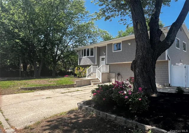 2nd image of 105 Barber, Brentwood, NY 11717 | MLS# 1017858