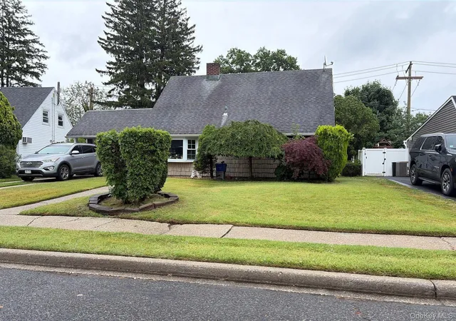 4th image of 7 Mockingbird Ln, Hempstead, NY 11756 | MLS# 1017871