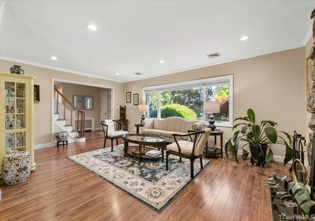 3rd image of 2184 Seneca Dr S, Hempstead, NY 11566 | MLS# 1017872