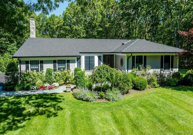 Photo 2 of Sale Pending at 225 Laurel Ln, Oyster Bay, NY 11791 | MLS# 1017893 | Listing updated on 2026-07-30