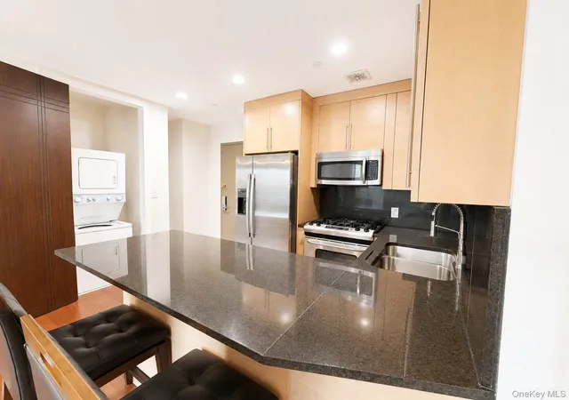 Photo 2 of Condo for sale at 31 32 Union St #4C, New York, NY 11354 | MLS# 1017902 | Listing updated on 2026-09-06
