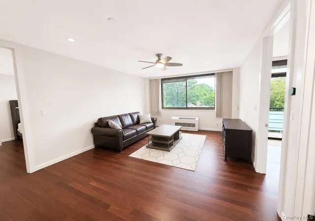 Photo 3 of Condo for sale at 31 32 Union St #4C, New York, NY 11354 | MLS# 1017902 | Listing updated on 2026-09-06