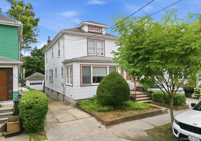 Photo 1 of Sale Pending at 338 E 238th Street, New York, NY 10470 | MLS# 1017907 | Listing updated on 2026-09-16