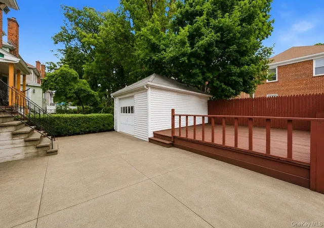 30th image of 338 E 238th St, New York, NY 10470 | MLS# 1017907
