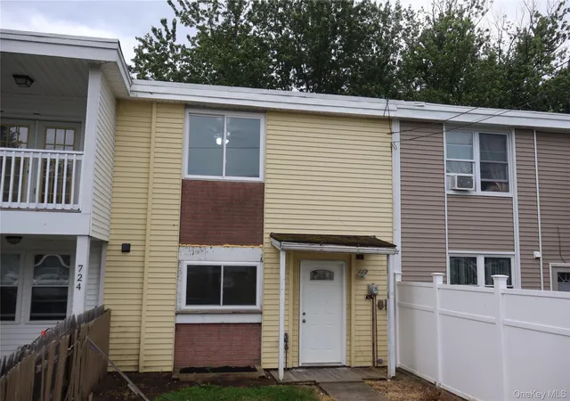 Photo 2 of Single family home for sale at 722 Silver Lake Scotchtown Rd, Middletown, NY 10940 | MLS# 1017919 | Listing updated on 2026-09-16
