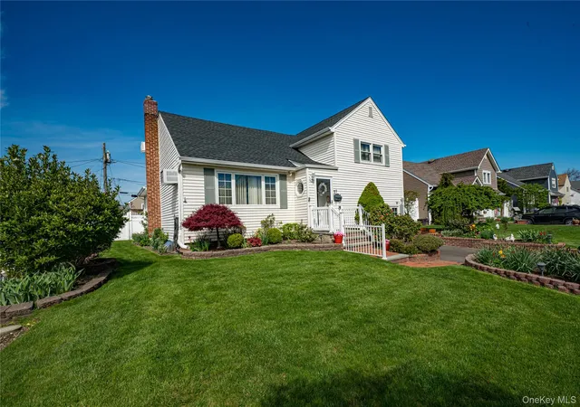1st image of 1 Marlboro Ave, Oyster Bay, NY 11758 | MLS# 1017934