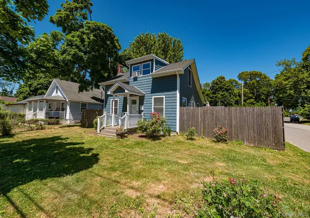 2nd image of 35 Oakland Ave, Port Jefferson Station, NY 11776 | MLS# 1017937