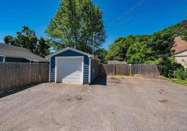 3rd image of 35 Oakland Ave, Port Jefferson Station, NY 11776 | MLS# 1017937