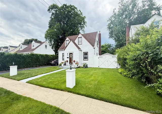 Photo 1 of Single family home for sale at 706 Partridge Ave, Hempstead, NY 11552 | MLS# 1017950 | Listing updated on 2026-10-06