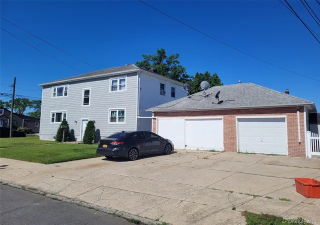 4th image of 380 Hill Ave, Hempstead, NY 11003 | MLS# 1017955