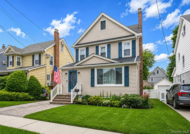 2nd image of 159 Iris Ave, Hempstead, NY 11001 | MLS# 1017960