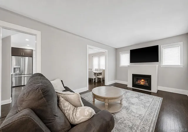 4th image of 159 Iris Ave, Hempstead, NY 11001 | MLS# 1017960