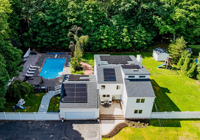 1st image of 20 Oak St, Saint James, NY 11780 | MLS# 1017995