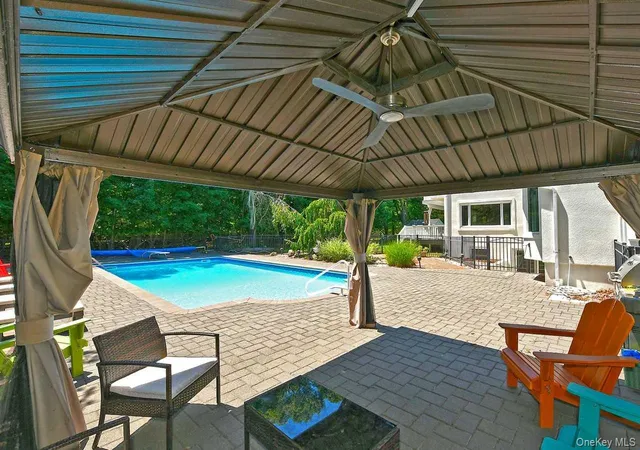 49th image of 20 Oak St, Saint James, NY 11780 | MLS# 1017995