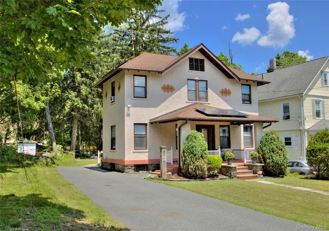 Homes for sale in Woodbury, NY | 20 Shuit Pl, Woodbury, NY 10917 | MLS# 1018026