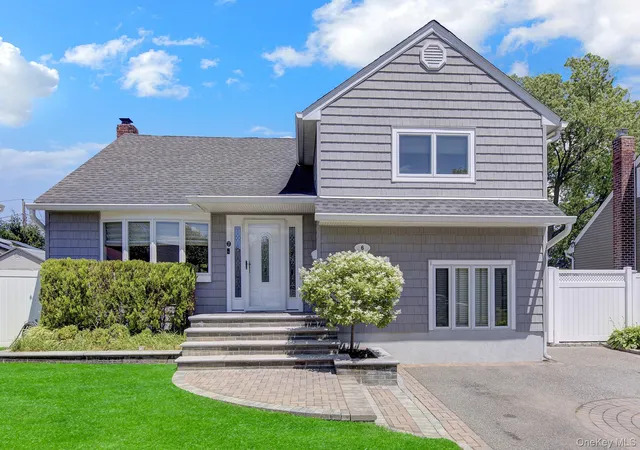 1st image of 6 Oxford Ave, Massapequa, NY 11758 | MLS# 1018037