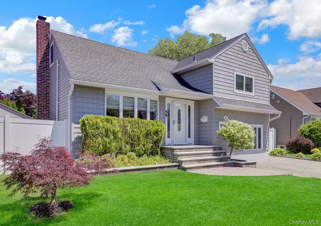 2nd image of 6 Oxford Ave, Massapequa, NY 11758 | MLS# 1018037