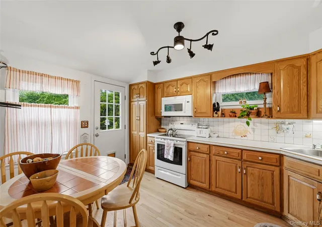 4th image of 2590 Darnley Pl, Yorktown Heights, NY 10598 | MLS# 1018039