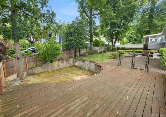 17th image of 142 Mohican Ave, Ronkonkoma, NY 11779 | MLS# 1018040
