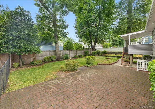 4th image of 142 Mohican Ave, Ronkonkoma, NY 11779 | MLS# 1018040