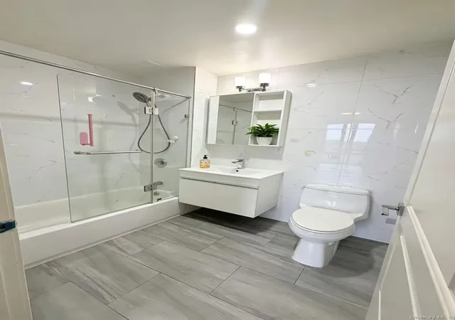 Photo 4 of Condo for sale at 144-27 Sanford Ave #6L, New York, NY 11355 | MLS# 1018046 | Listing updated on 2026-08-14