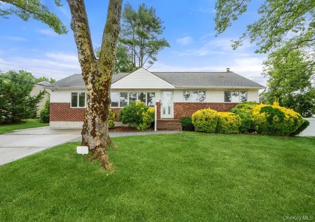 Homes for sale in Oyster Bay, NY | 26 Sheridan St, Oyster Bay, NY 11804 | MLS# 1018050
