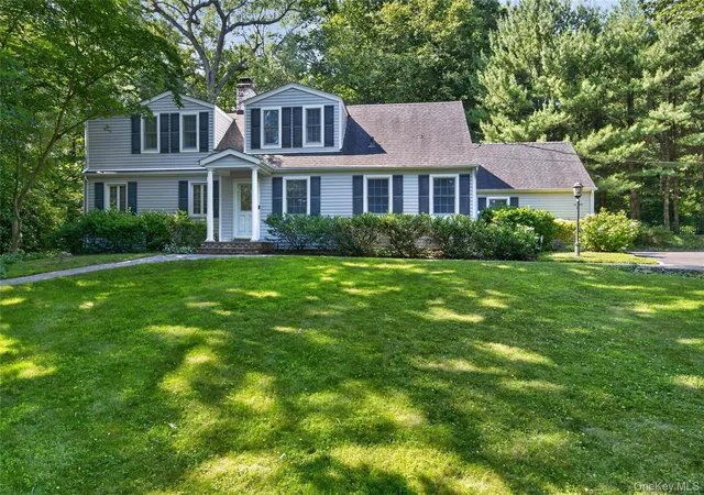 Homes for sale in Oyster Bay, NY | 2108 Edge Rd, Oyster Bay, NY 11791 | MLS# 1018052