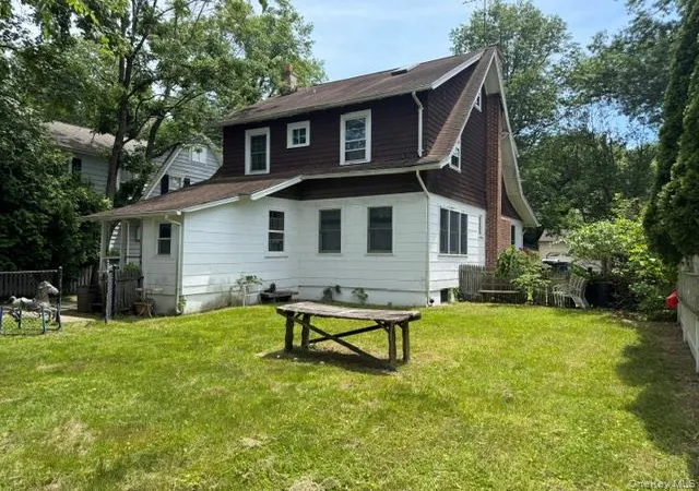 4th image of 35 Fairview Ave, North Hempstead, NY 11050 | MLS# 1018060
