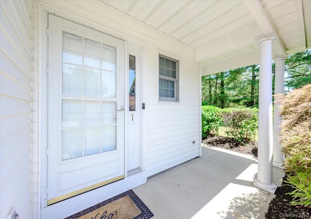 2nd image of 1 S Country Comn, West Islip, NY 11795 | MLS# 1018078