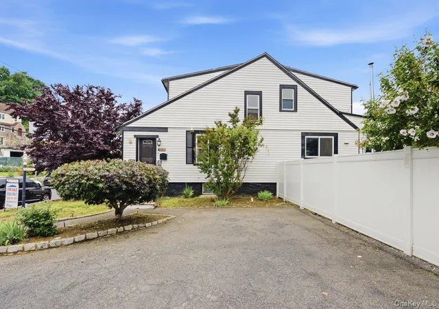Photo 1 of Sale Pending at 172 Crescent Pl, Yonkers, NY 10704 | MLS# 1018100 | Listing updated on 2026-07-16
