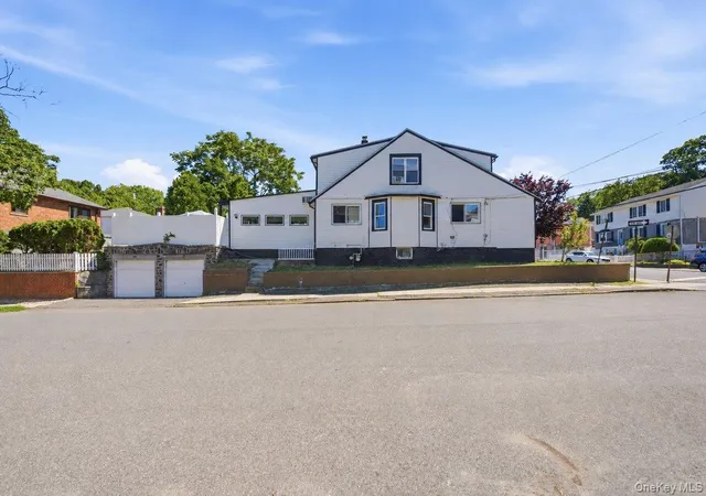 Photo 2 of Sale Pending at 172 Crescent Pl, Yonkers, NY 10704 | MLS# 1018100 | Listing updated on 2026-07-16