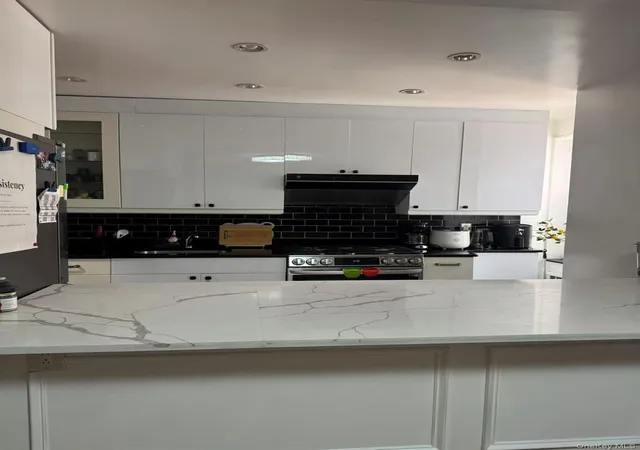 2nd image of 63 93 Woodhaven Blvd #6G3, Rego Park, NY 11374 | MLS# 1018106