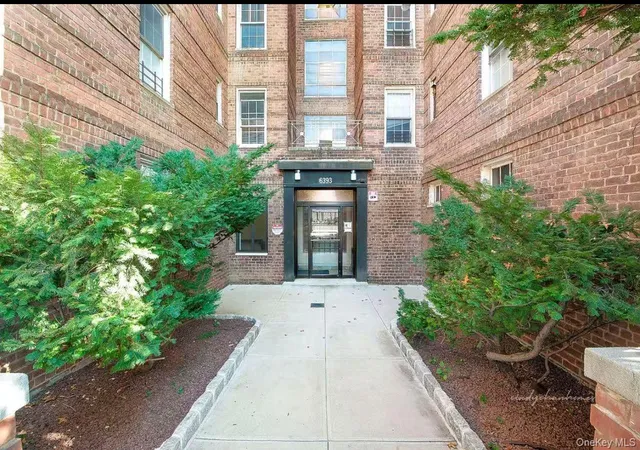 1st image of 63 93 Woodhaven Blvd #6G3, Rego Park, NY 11374 | MLS# 1018106