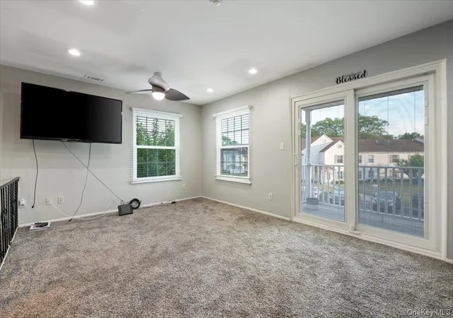 Listing Photo 5 - Condo for sale in building located at 80 Fairview Cir, Brookhaven, NY 11953