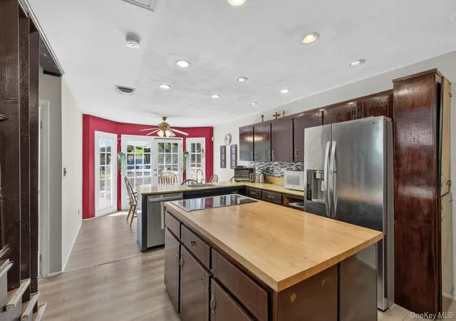 5th image of 10 Otsego Ave, Dix Hills, NY 11746 | MLS# 1018114