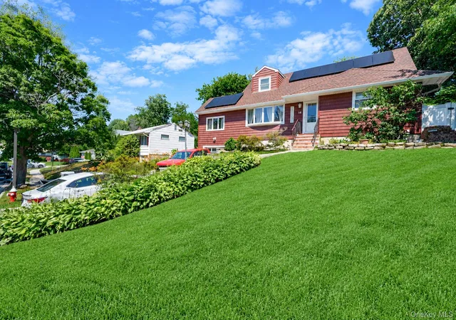 2nd image of 14 Benmor Ct, Oyster Bay, NY 11803 | MLS# 1018120