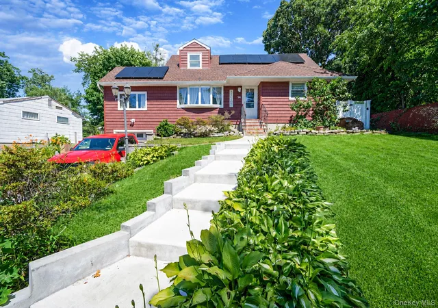 28th image of 14 Benmor Ct, Oyster Bay, NY 11803 | MLS# 1018120
