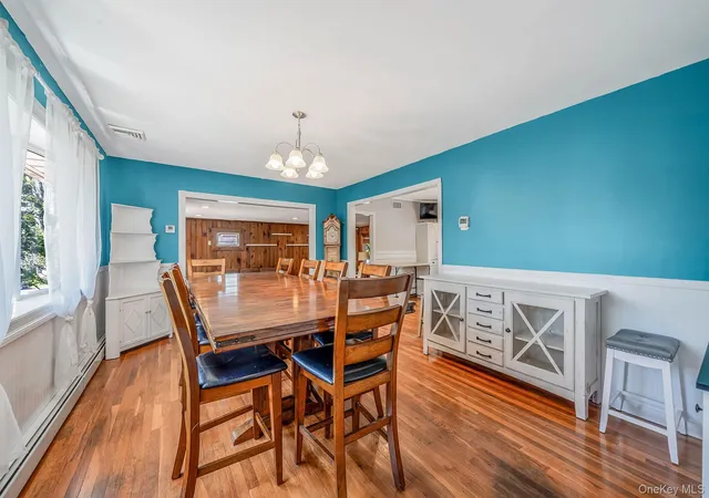 3rd image of 14 Benmor Ct, Oyster Bay, NY 11803 | MLS# 1018120