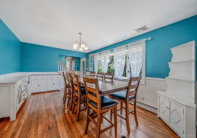 4th image of 14 Benmor Ct, Oyster Bay, NY 11803 | MLS# 1018120