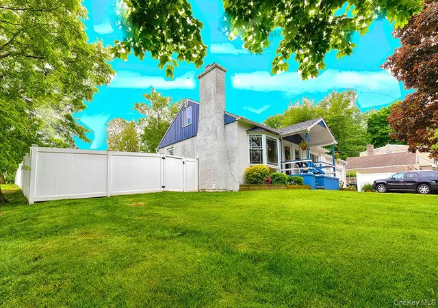 Photo 2 of Single family home for sale at 8 Van Cedar St Se #8, Islip, NY 11717 | MLS# 1018126 | Listing updated on 2026-10-07