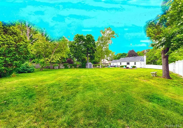 Photo 3 of Single family home for sale at 8 Van Cedar St Se #8, Islip, NY 11717 | MLS# 1018126 | Listing updated on 2026-10-07
