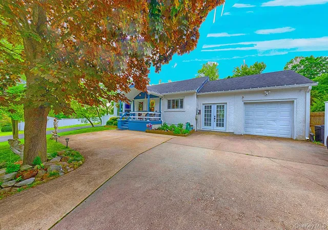 Photo 3 of Single family home for sale at 8 Van Cedar St SE #8, Islip, NY 11717 | MLS# 1018126 | Listing updated on 2026-10-07
