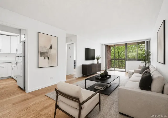 2nd image of 2 Bay Club Dr #6F, Bayside, NY 11360 | MLS# 1018130