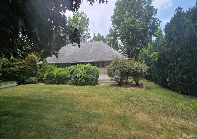 2nd image of 65 Saddle Ln, Roslyn Heights, NY 11577 | MLS# 1018137