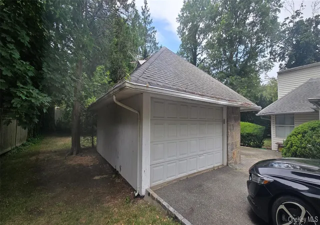 3rd image of 65 Saddle Ln, Roslyn Heights, NY 11577 | MLS# 1018137